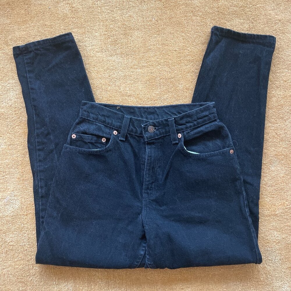 Rare small vintage levi's 551 in solid black, size 2 PETITE classic mom jeans
